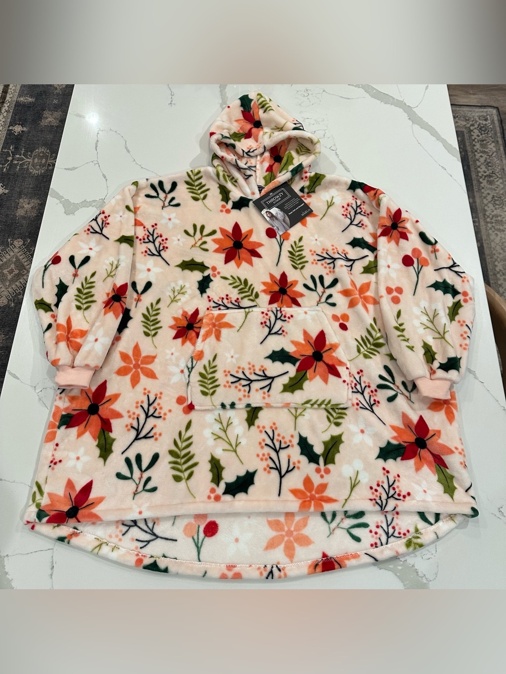 Throwzy Junior Fleece Wearable Blanket Hoodie Holiday Poinsettia Christmas Gift